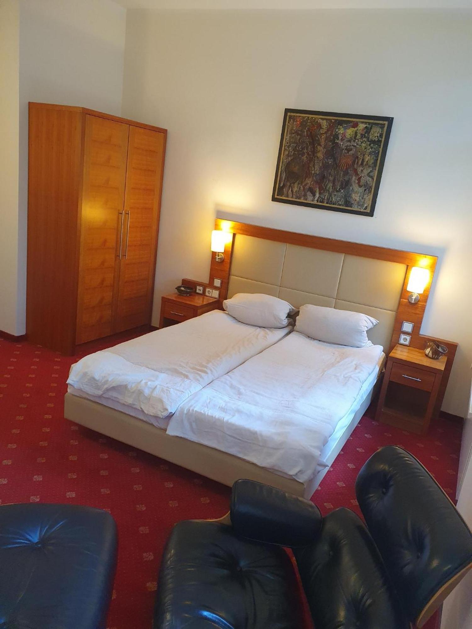 Die Villa, Zimmer 17, Dz Leverkusen Buitenkant foto