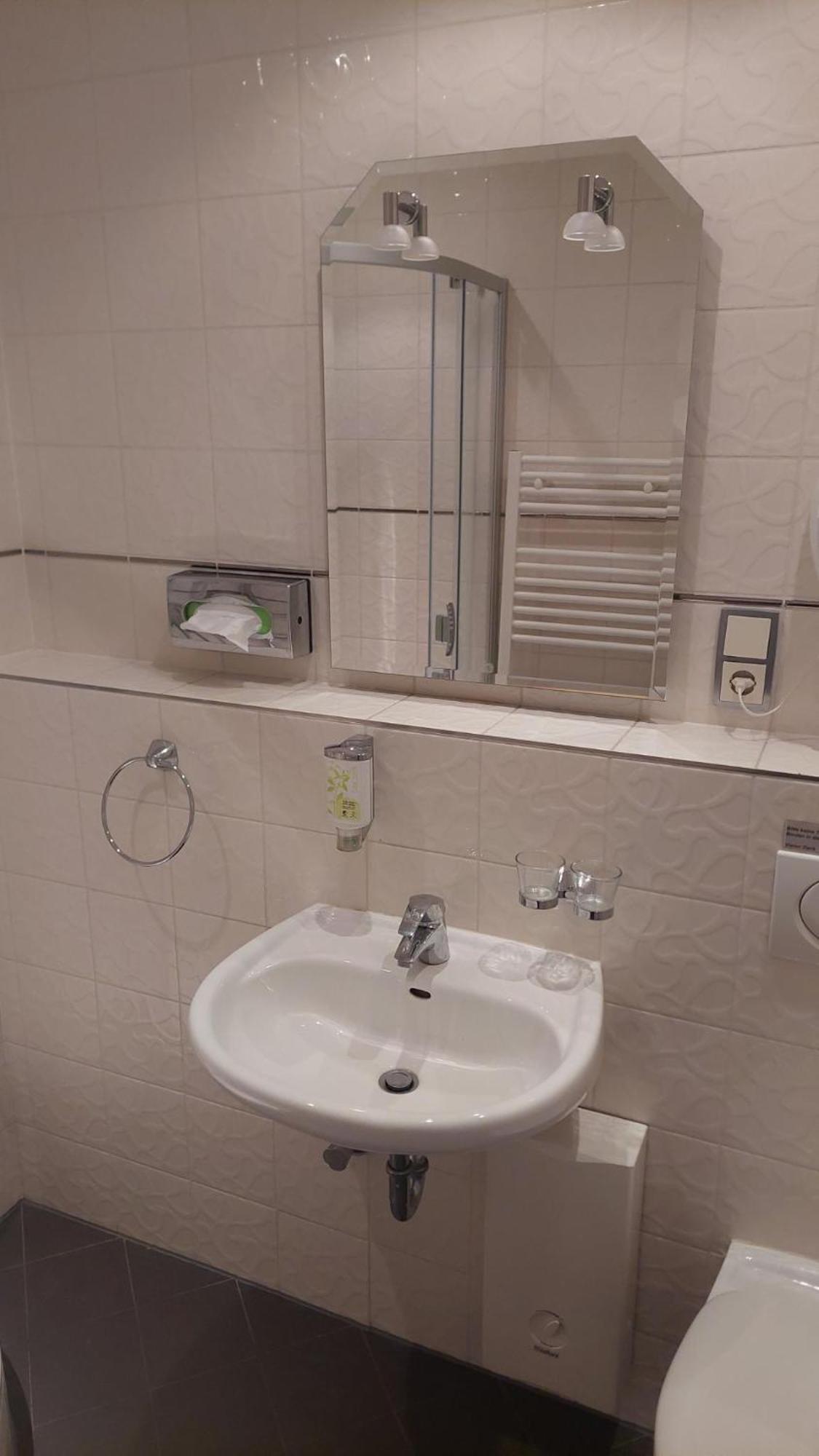 Die Villa, Zimmer 17, Dz Leverkusen Buitenkant foto
