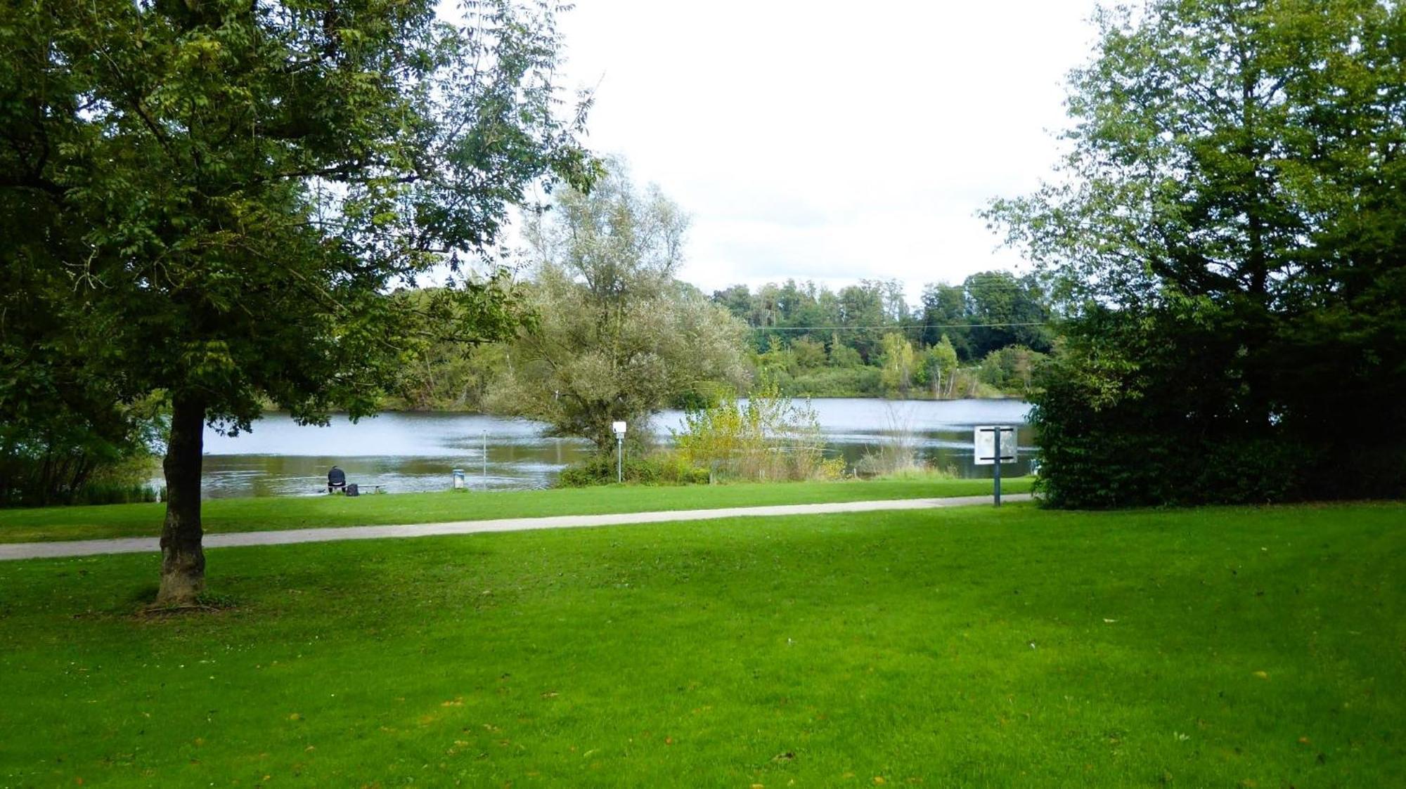 Die Villa, Zimmer 17, Dz Leverkusen Buitenkant foto
